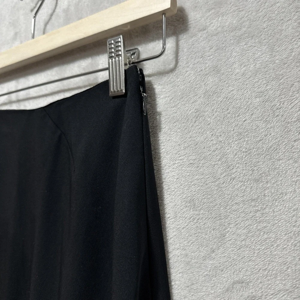 Chanel Women's 24 Black A-Line Textured Skirt Side Zip Made‎ In France Button